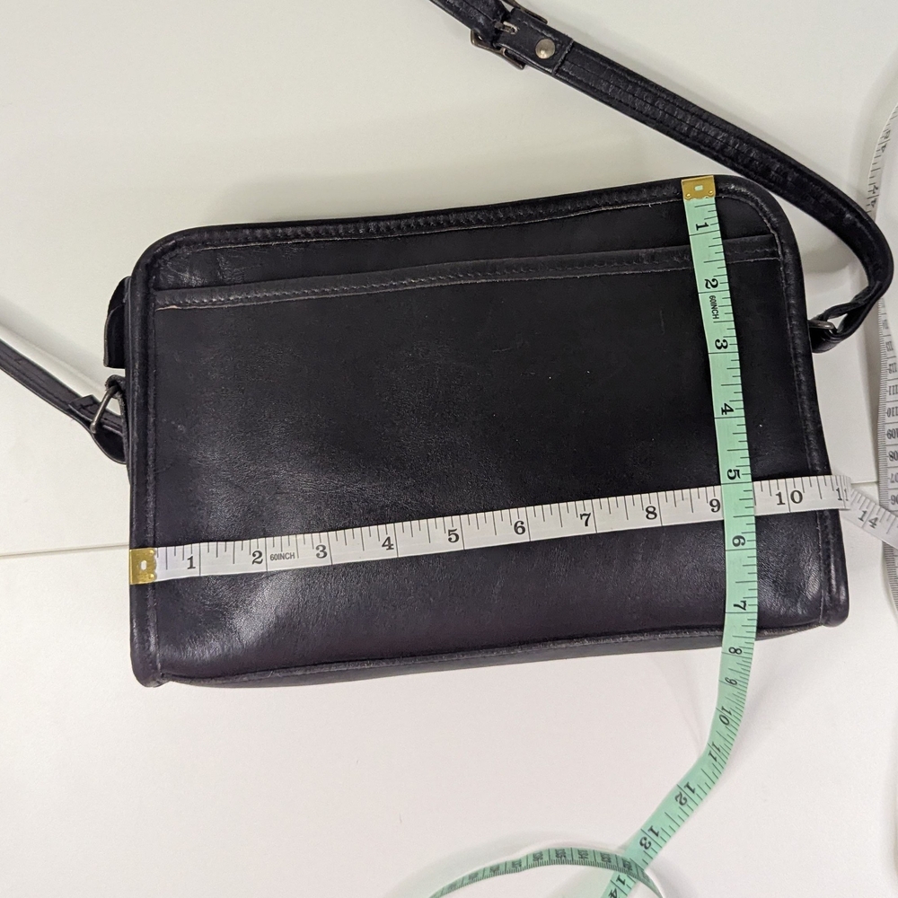 Wilson Pelle Studio Black Leather Crossbody Bag - Picture 8 of 15